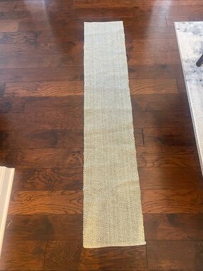 Light grey table Runner food network